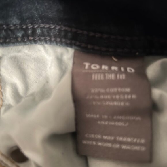 Torrid Slim Boot cut 5 pocket distressed denim jeans, size 18S - Picture 5 of 5